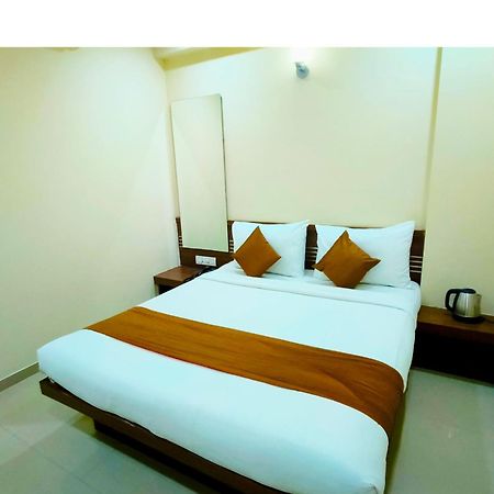 Sai Srushti By Neem Square Hotel Shirdi Exterior photo