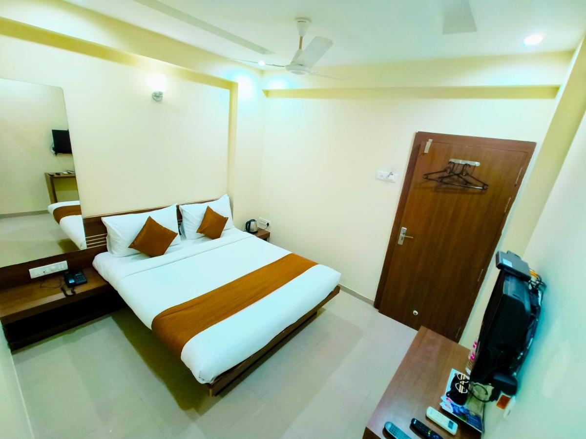Sai Srushti By Neem Square Hotel Shirdi Exterior photo