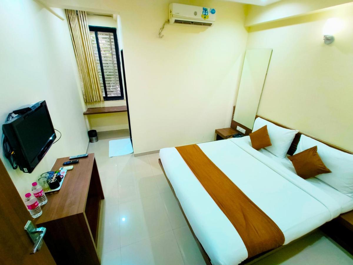 Sai Srushti By Neem Square Hotel Shirdi Exterior photo