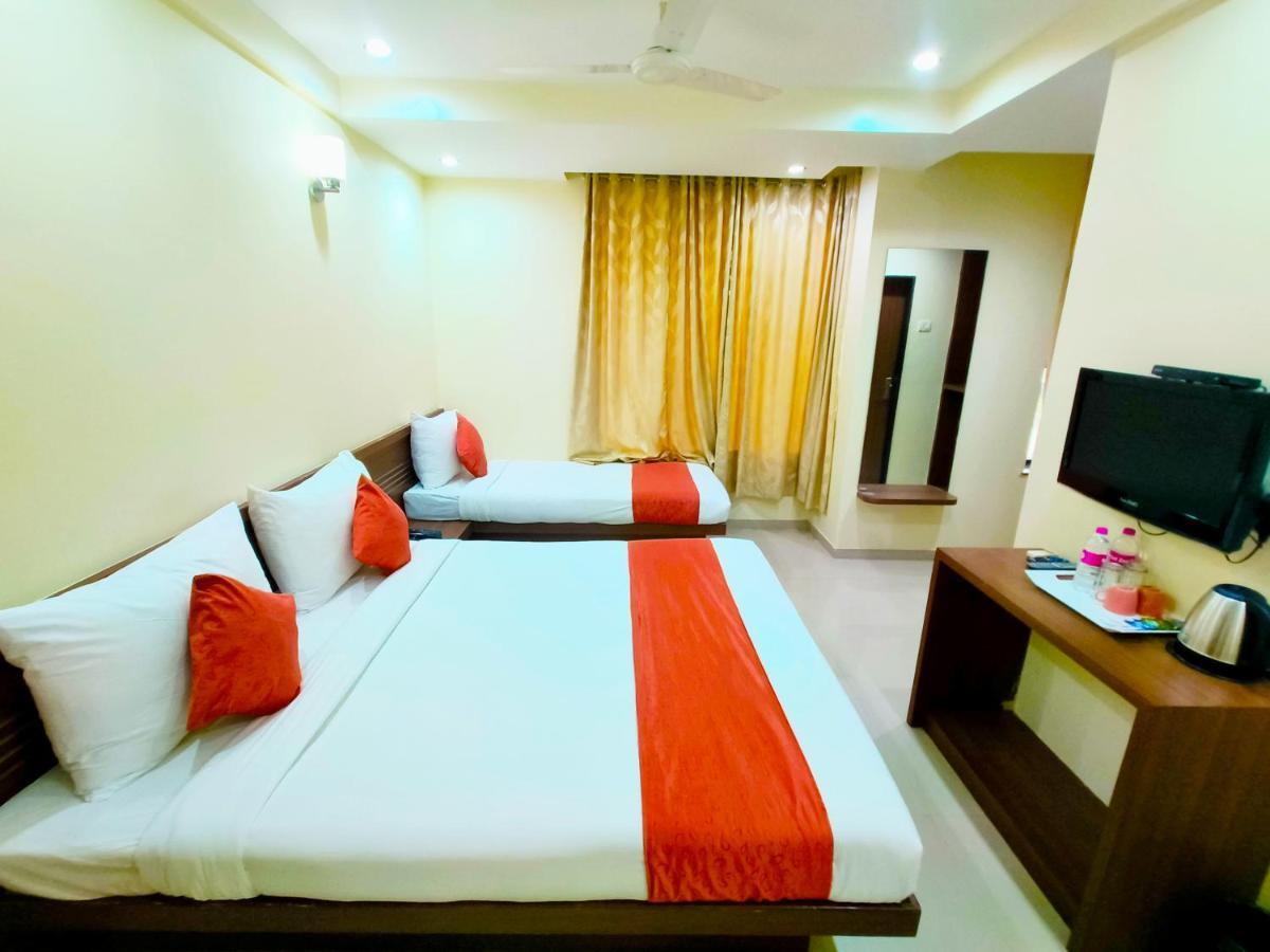 Sai Srushti By Neem Square Hotel Shirdi Exterior photo