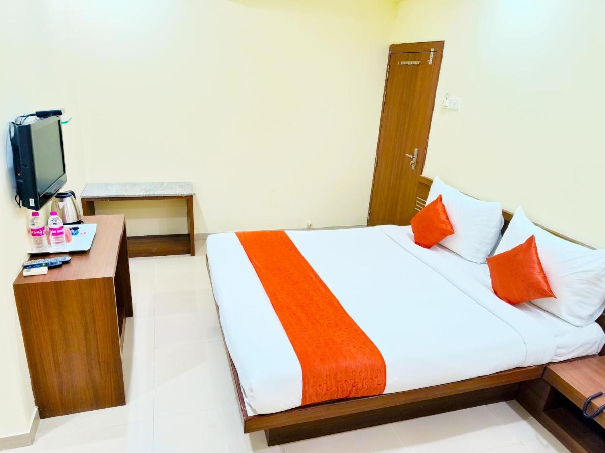 Sai Srushti By Neem Square Hotel Shirdi Exterior photo